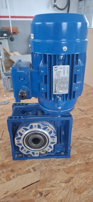 Silnik elektryczny 1.1kw plus przekładnią 075