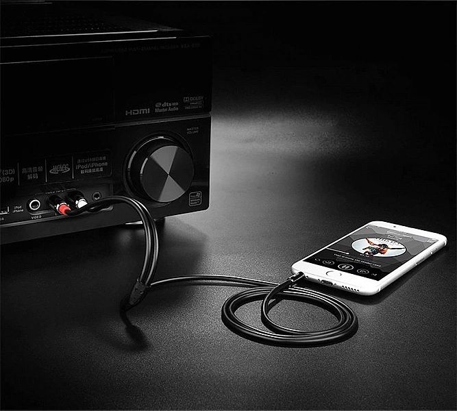 Ugreen kabel przewód audio 3,5 mm mini jack - 2RCA 2 m czarny (AV116,