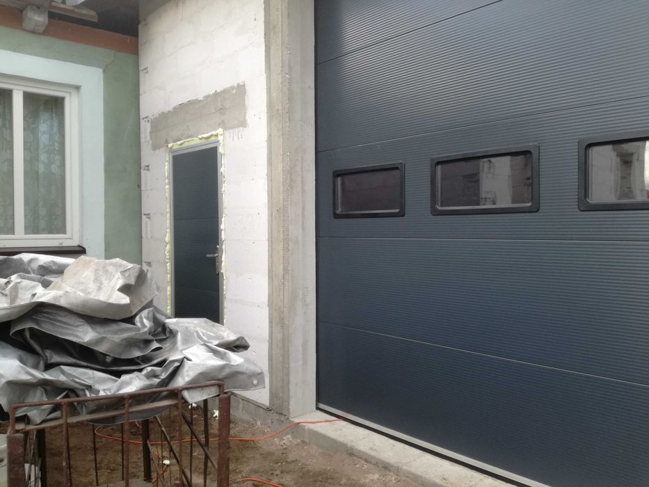 OD RĘKI Brama przemysłowa segmentowa 3 x 3 TYLKO 4390 zł BIAŁA