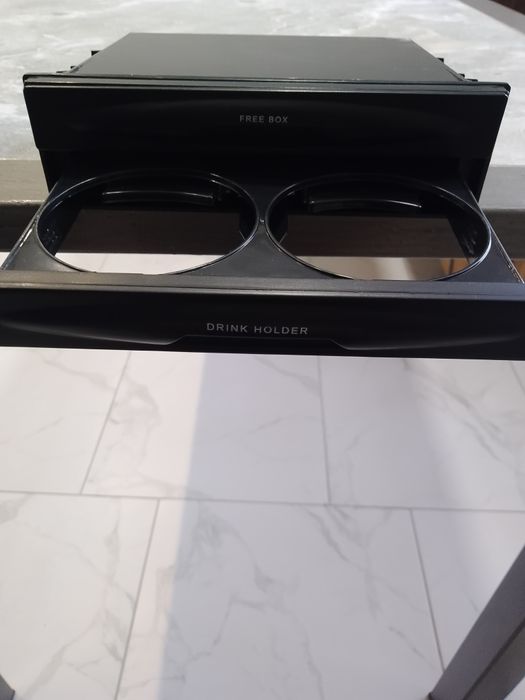 Продам підставку для стаканів в машину