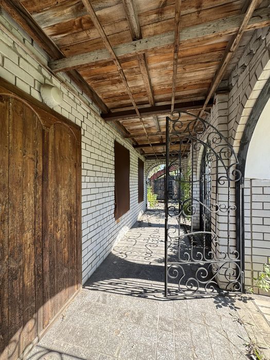Продам капитальный дом 108м2 участок 21 сотка с бассейном и своим озером ст Ранет Обуховка рядом заповедник Орель Днепр Кировское