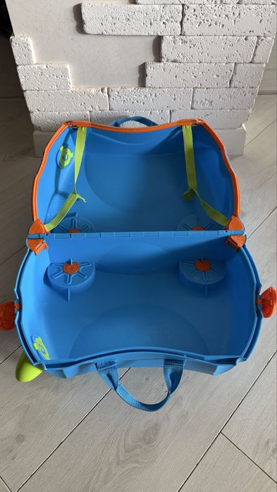 Дитяча валізка на колесах Trunki
