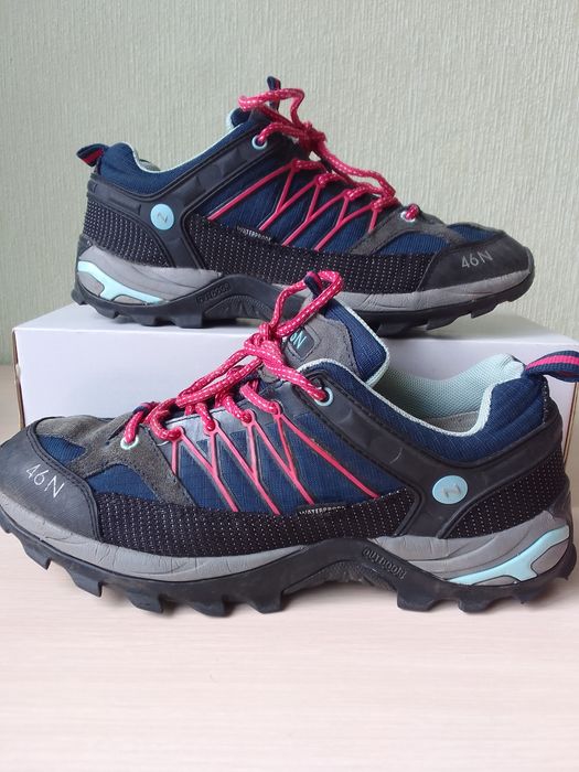 Кросівки WATERPROOF   41 розмір