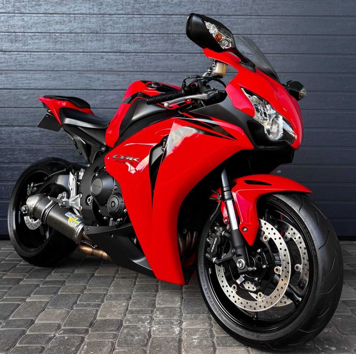 Продам мотоцикл Honda CBR1000RR (9761)