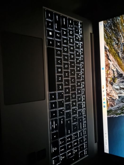 HP ProBook 450 G8 / Core i7-1165G7  / 8gb / 256gb