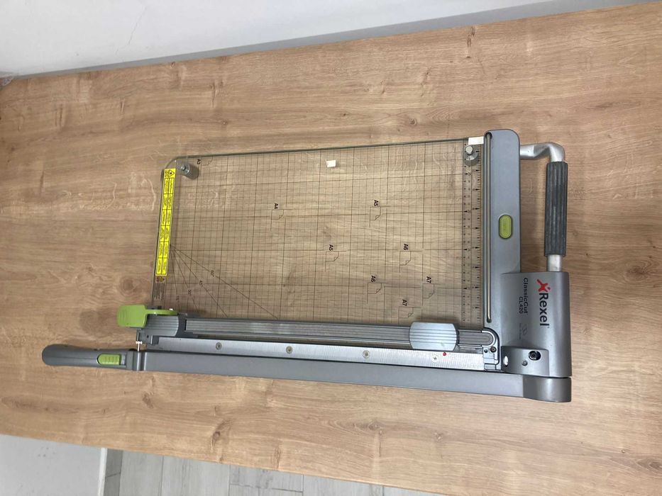 Guilhotina Rexel ClassicCut CL420 | Aço inoxidável