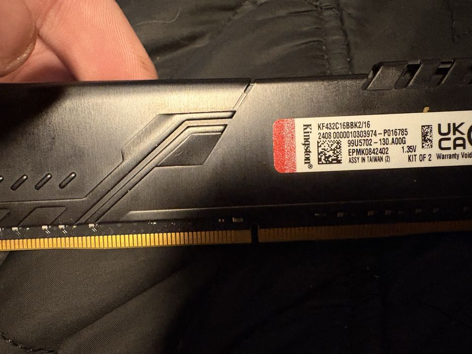 Продам комплект kingston Fury 2x8 3200