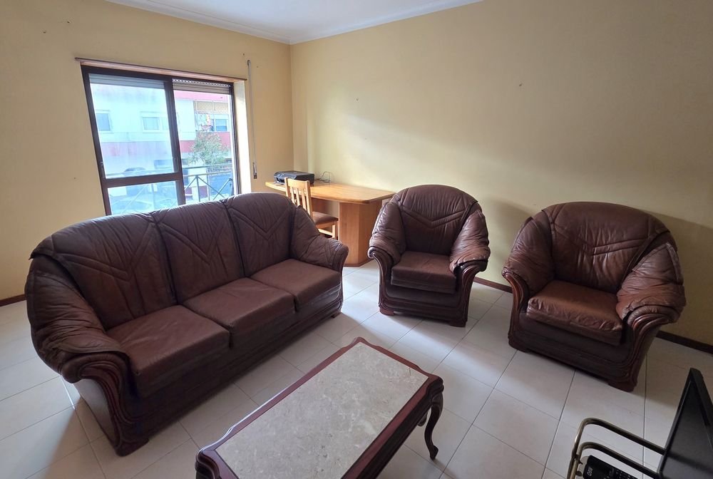 Conjunto de Sofás em pele