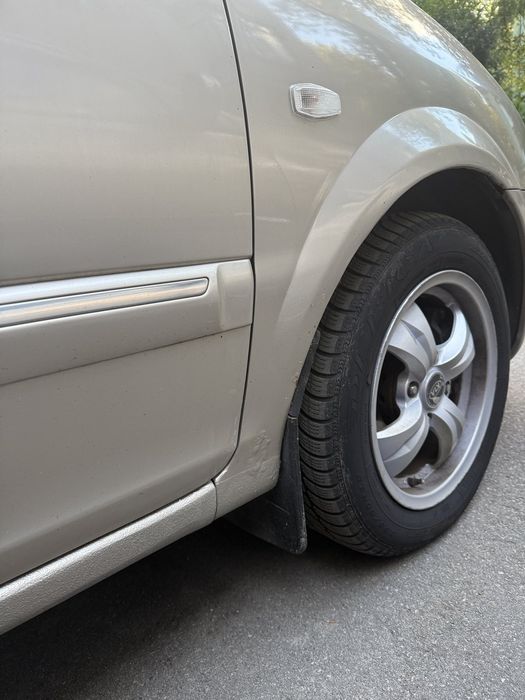 Продам автомобіль KIA CARENS 2006