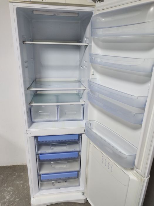 Холодильник Indesit 187 cm. з Європи.