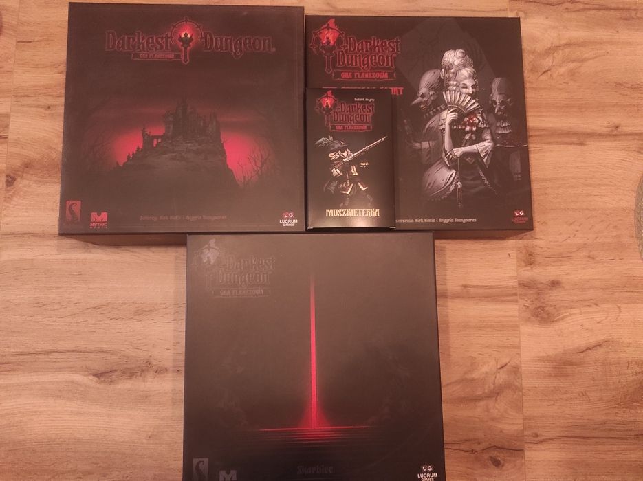 Darkest Dungeon Podstawka + Crimson Court + SG + Muszkieterka