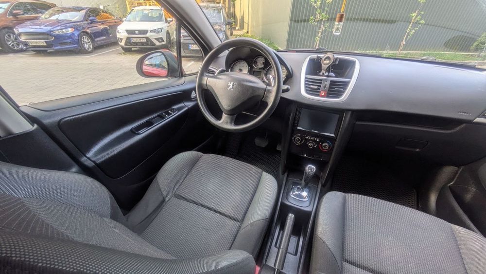 Продам Peugeot 207