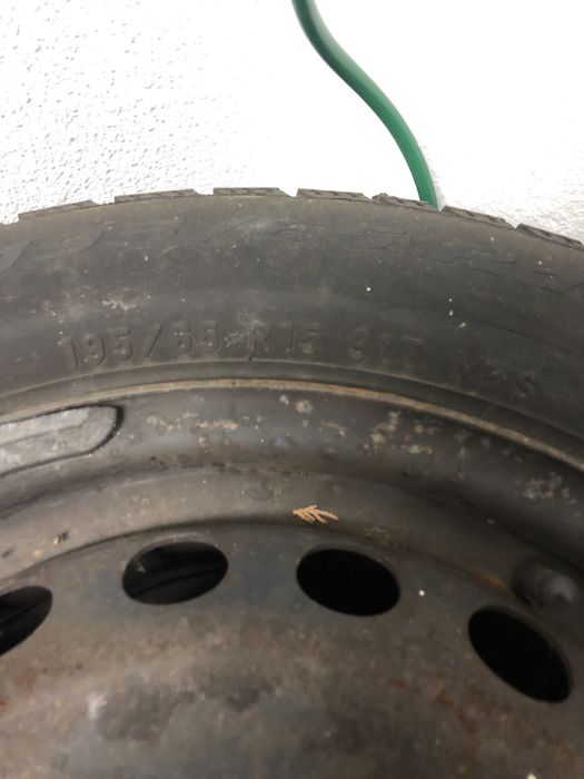 4 Pneus semi novos