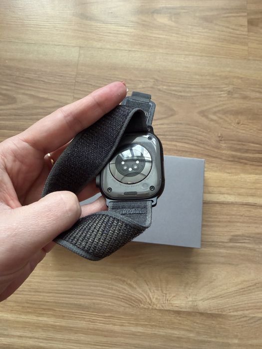 Apple Watch Ultra 2 49mm Black Titanium Case