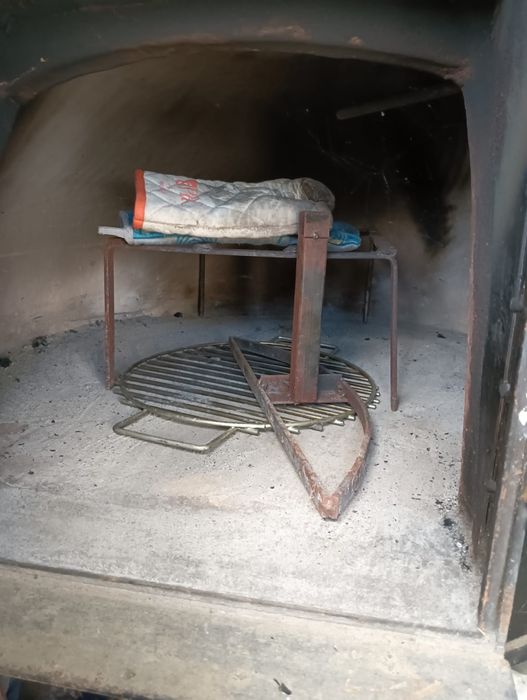 Vendo forno, com pouco uso