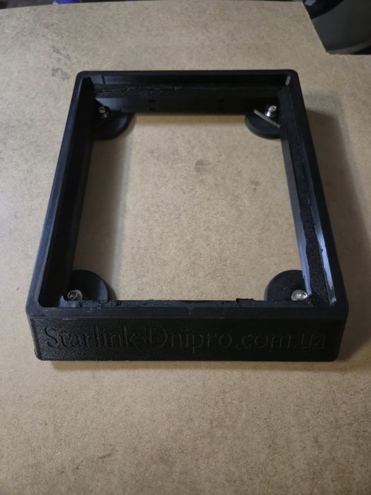 Магнитная рамка для антены мини старлинка для авто .