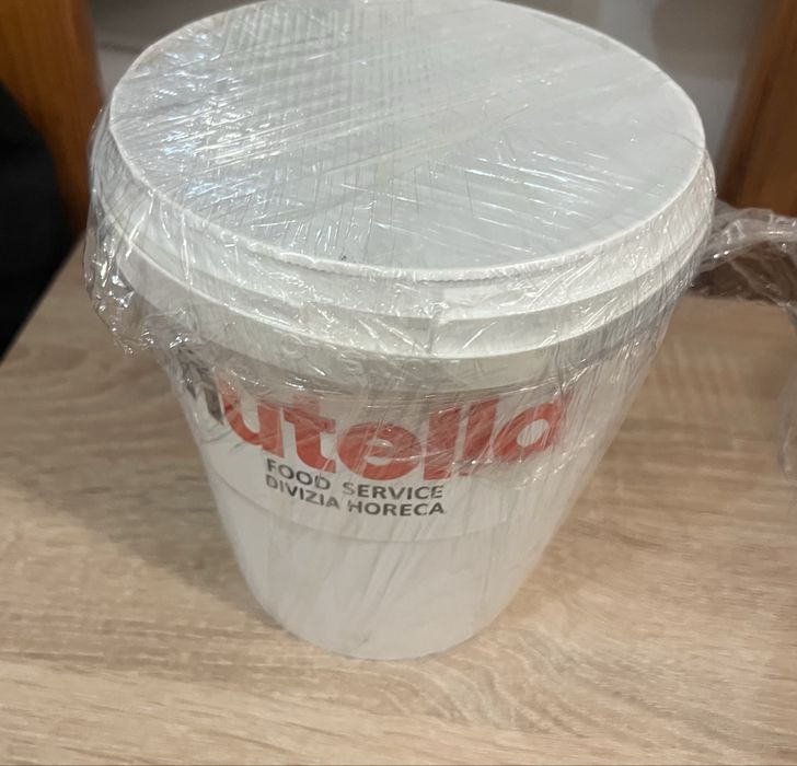 Ariel, nutella, monster