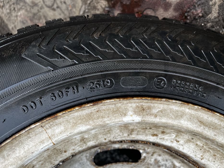 Продам пару колес 175/70 r13