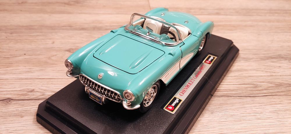 blaszana zabawka auto metalow samoch chevrolet corvette1957 24cmBURAGO