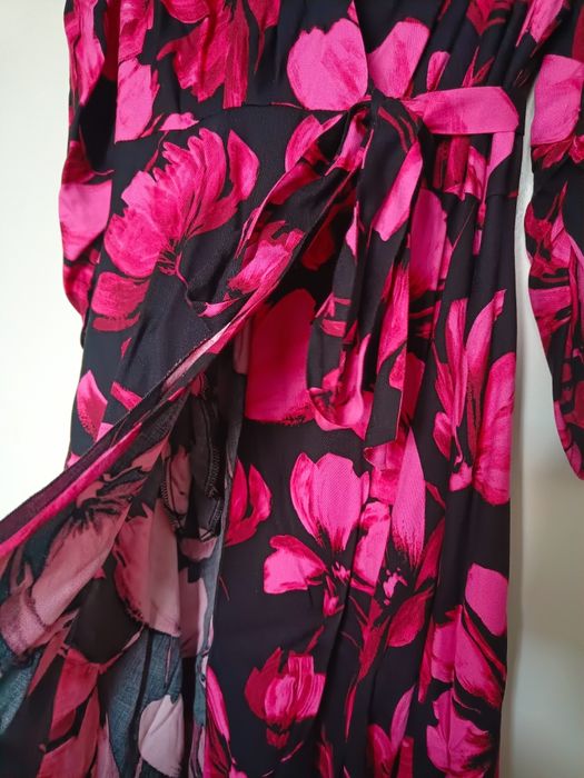 Kopertowa sukienka Trinity by Swing Fashion wiskoza 100% midi kwiaty