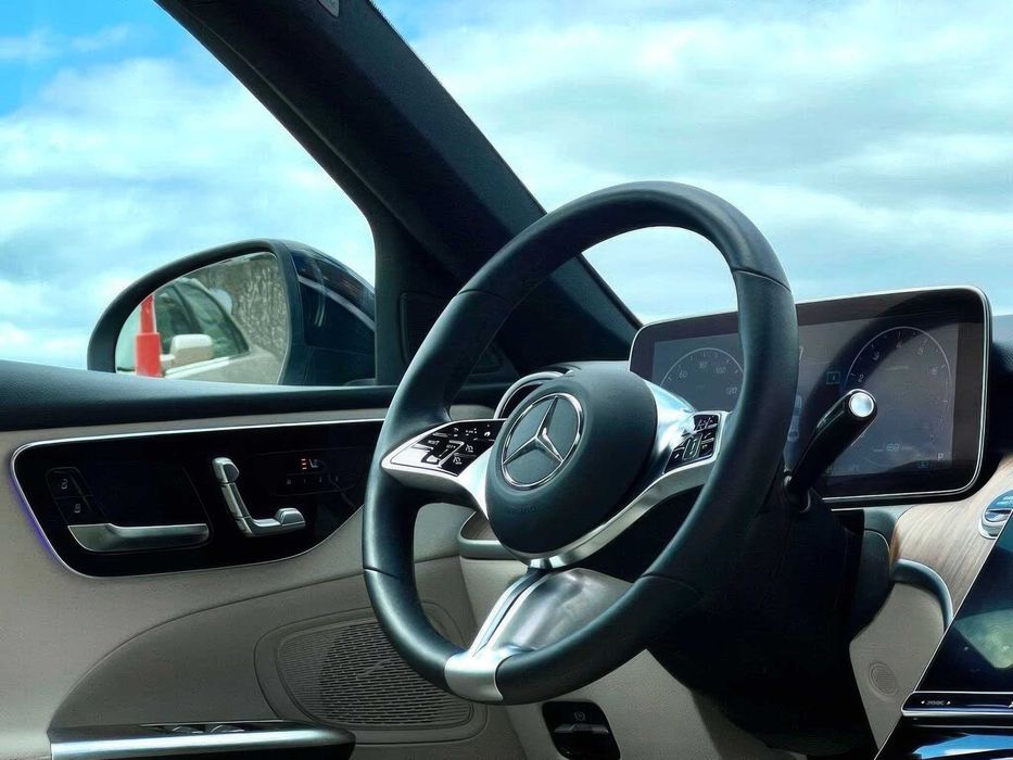 Mercedes-Benz C-Class      2022