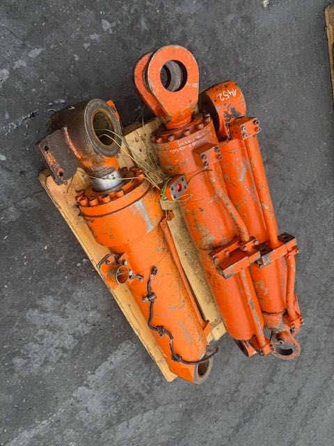 daewoo mega 400 siłowniki hydrauliczne komplet