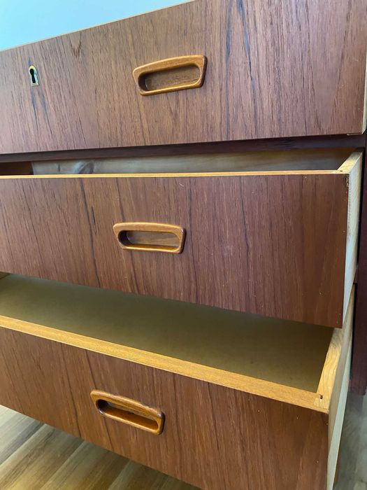 Komoda skandynawska ciemny teak lata 70