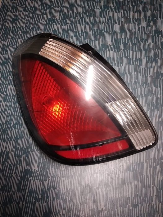 Farolim Trás Traseiro Esquerdo Kia Rio II Ano 2005 C/ Suporte Lâmpadas