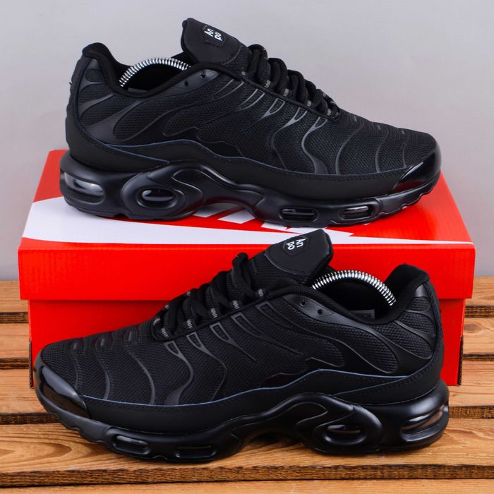 (1935) Чоловічі Кросівки у стилі Nike Air Max TN чорні (36-45)