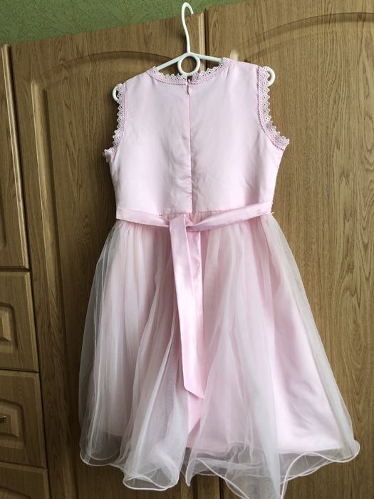 Рожева сукня, 8-10, з вишивкою рішельє, святкова для дівчинки