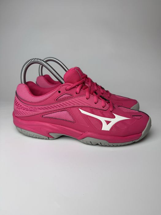 37р. Кросівки Mizuno Lightning Star Z4