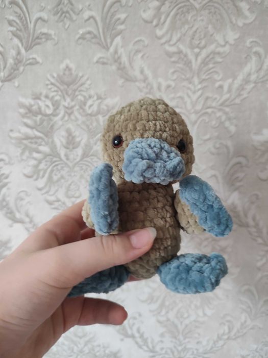 ręcznie robiony bóbr na szydełku