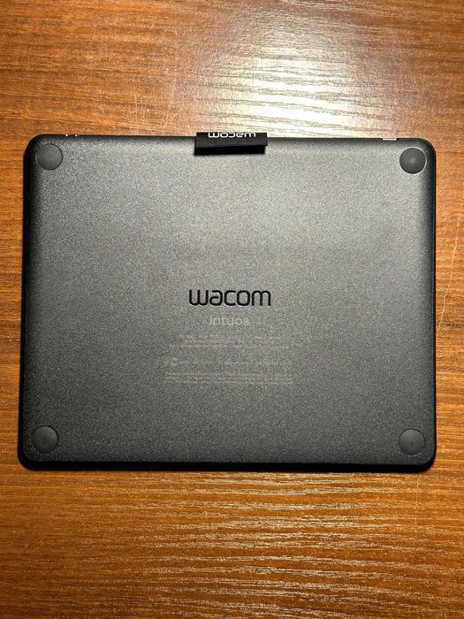 Графічний планшет Wacom Intuos S майже новий