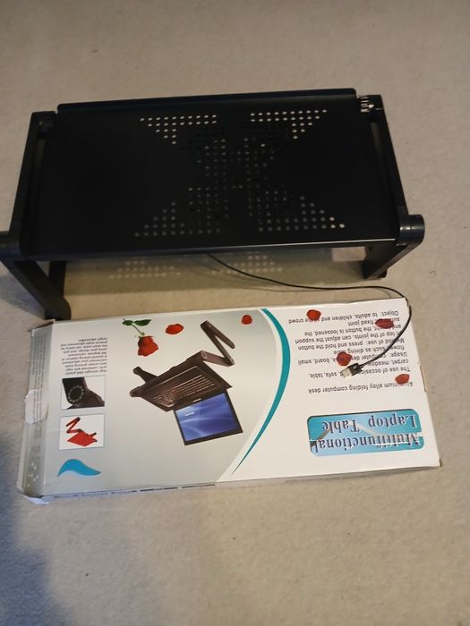 Podstawka chłodząca pod laptopa.