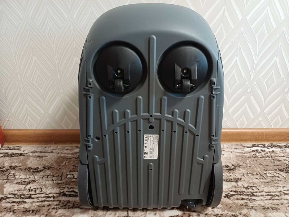 Пилосос миючий з аквафільтром Bosch BWD41740
