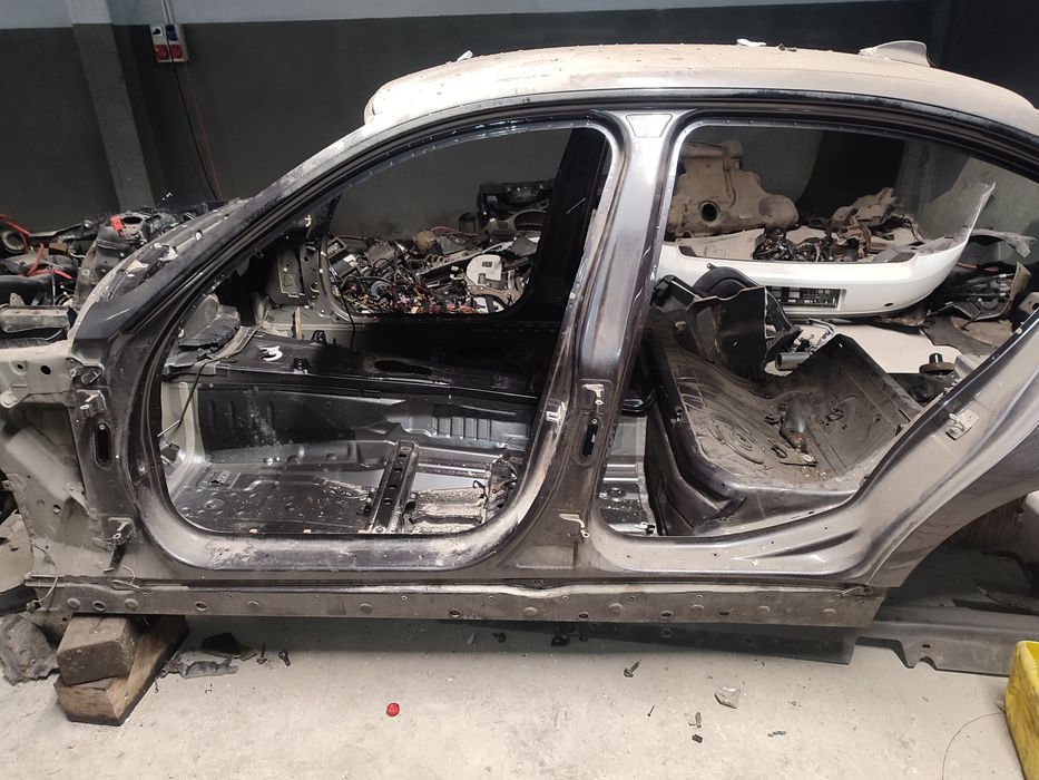Podłużnica BMW e90 słupek próg fartuch  sparkling graphite A22