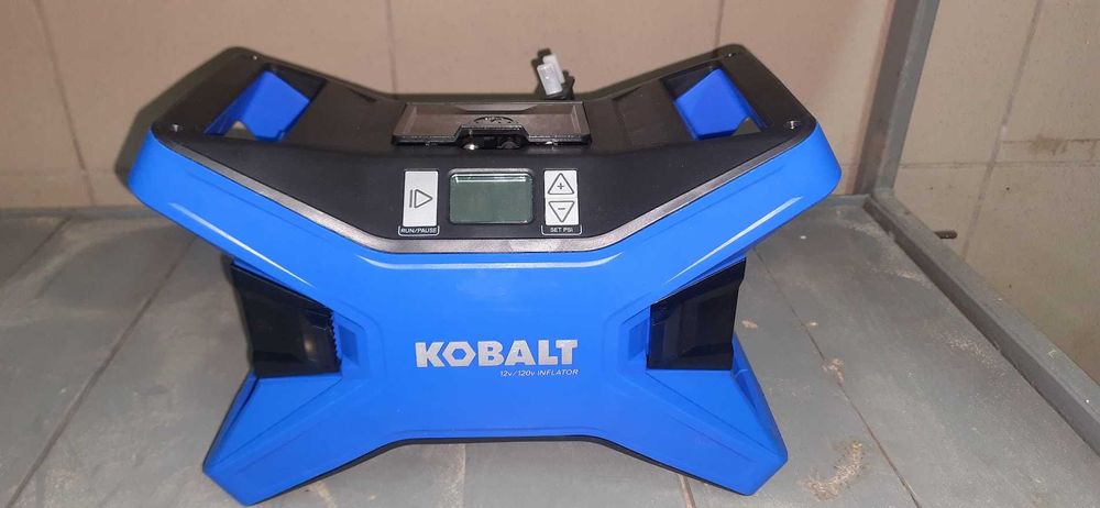 Автомобільний компресор з подвійним живленням