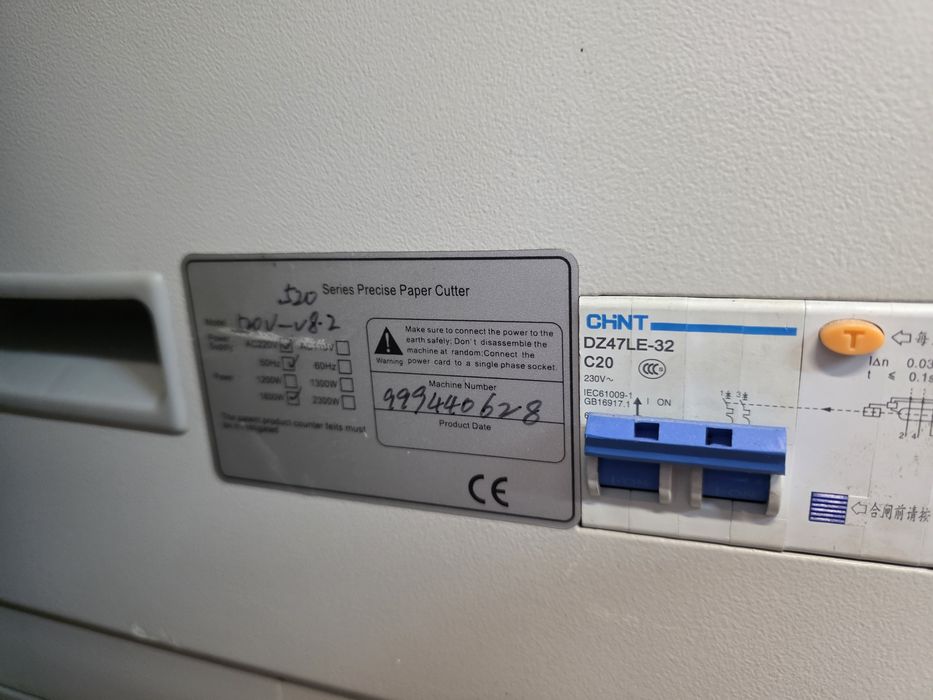 Gilotyna do cięcia papieru Bowey 520V. V8.2