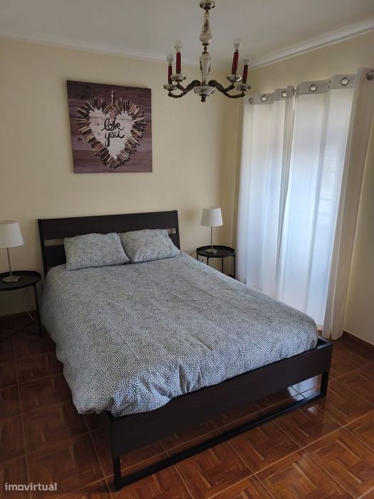 Moradia T5 com terraço e varanda em Óbidos