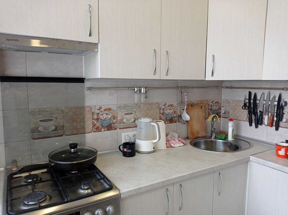 продам двокімнатну квартиру пр. Соборний (район вул. Кріпосна)