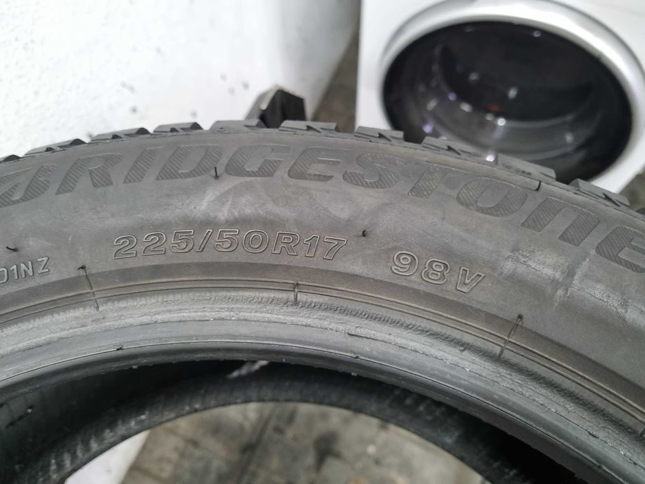 225/50/17 98V Bridgestone Blizzak LM001 EVO D.1518