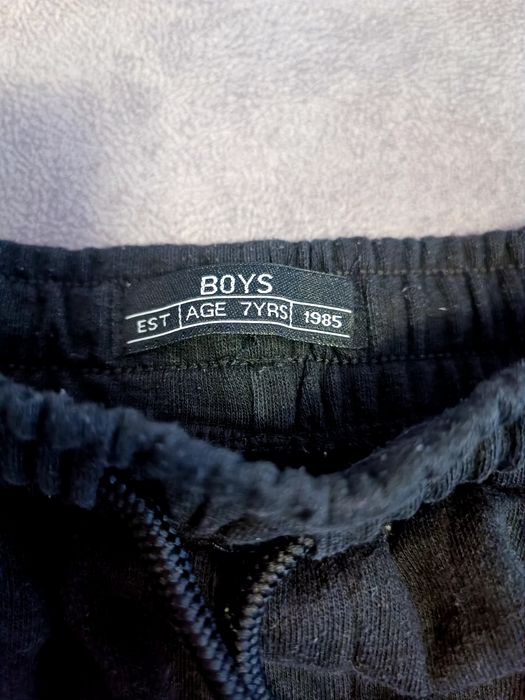 Продам набір шорти на хлопчика від фірми Boys