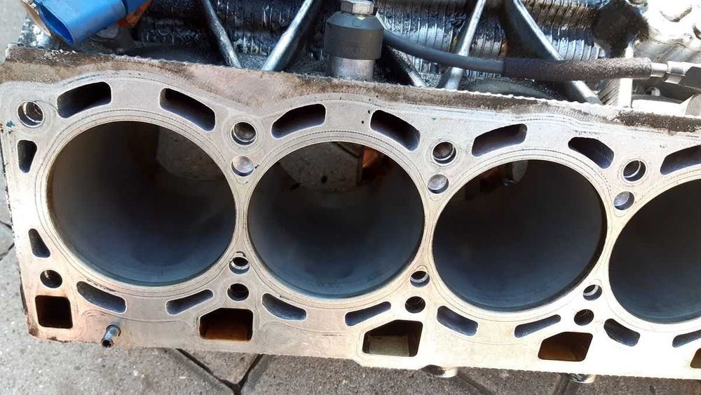 AUDI A6 S6 , A8 S8 blok silnika 5,2 FSI .