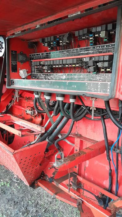 Комбайн Massey Ferguson 40