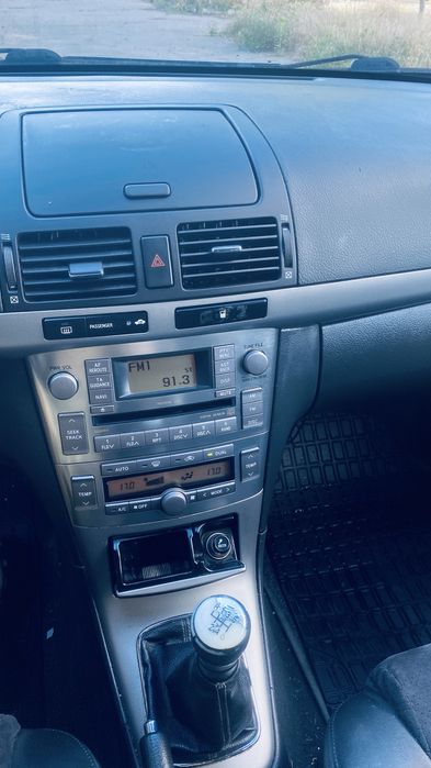 Toyota avensis 2.2 дизель