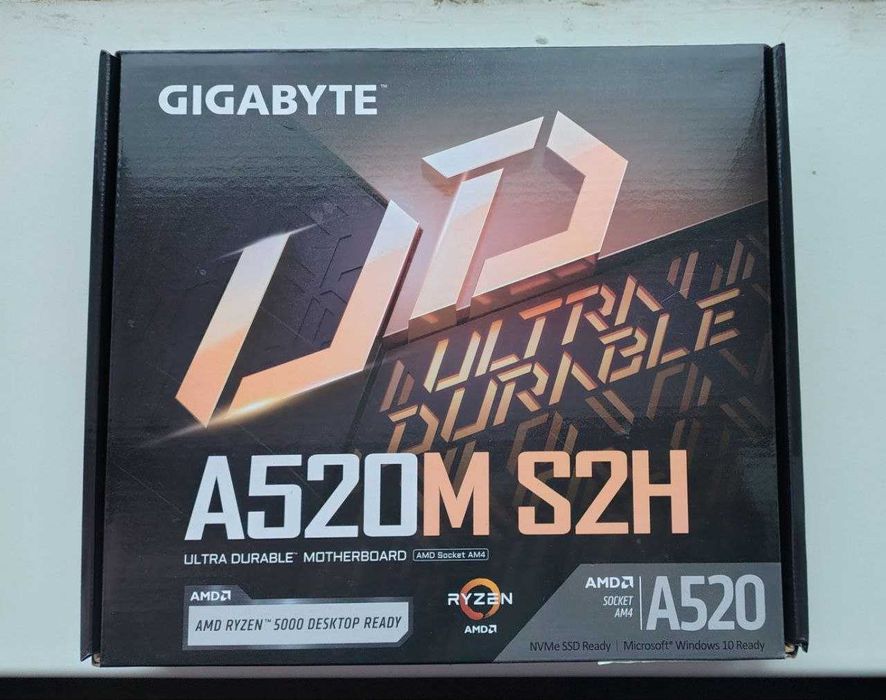 Материнська плата