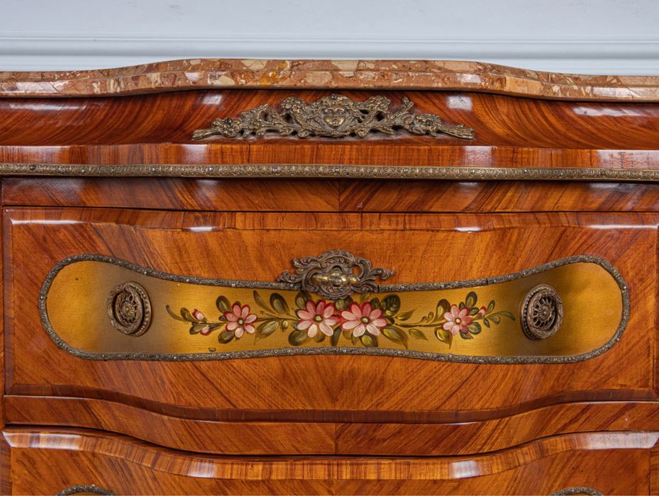 Вінтажний італійський комод