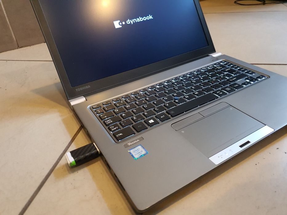 Toshiba Tecra Z40-C-12X 14"

Intel Core i5-6200U 8gb ddr4 256ssd fhd