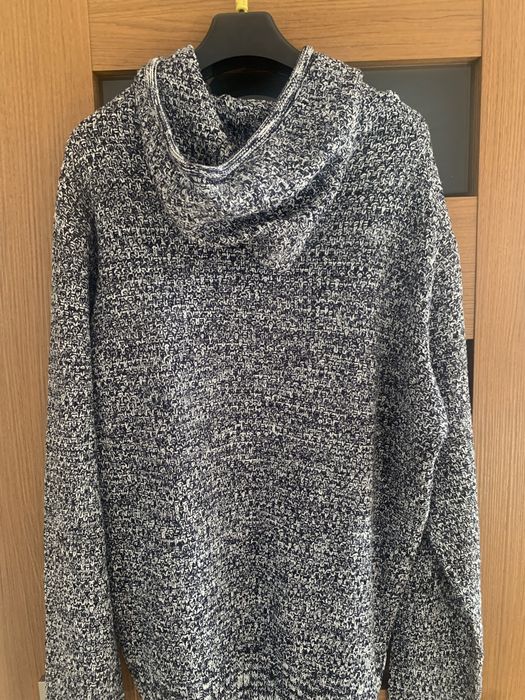 Męski sweter z kapturem L