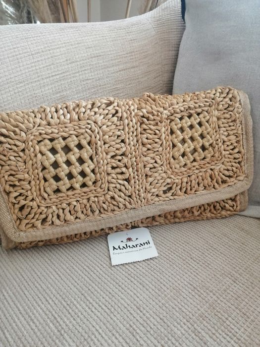 Clutch Ráfia muito elegante